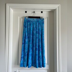 Liz Claiborne 100% Silk high waisted Skirt (fits like an XS)